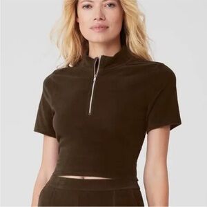 Alo Yoga Micro Corduroy Winter Break Mock Neck in Espresso Size L Brown